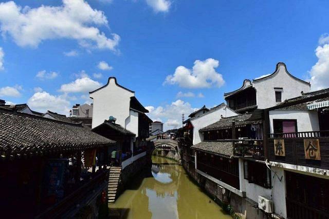轮台:小小“爱心包”带给孩子无限快乐